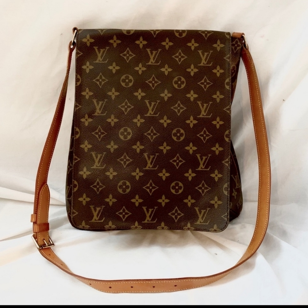 Louis vuitton mussette with bandouliere strap